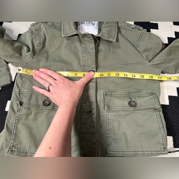 HOLLISTER, cropped, army jacket!! - Picture 8 of 9